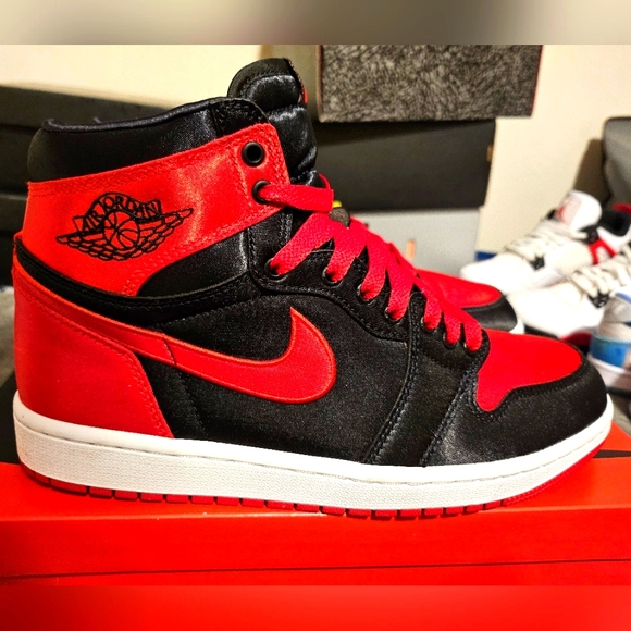 JORDAN 1 RETRO HIGH OG SATIN BRED (WOMEN'S) - Picture 1 of 6